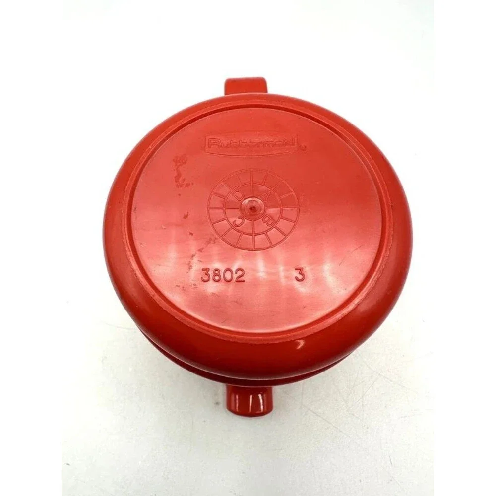 N/A vintage rubbermaid